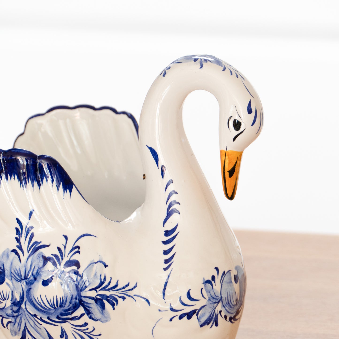 Grand cache-pot cygne peint à la main