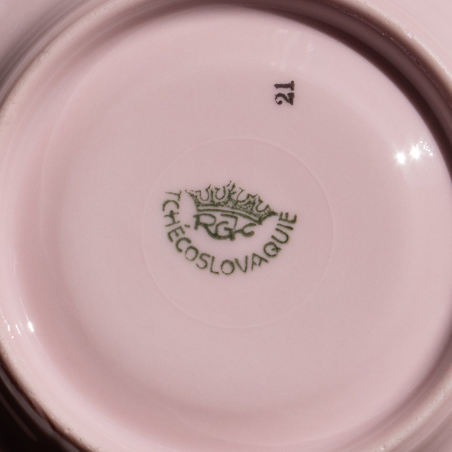6 tasses en porcelaine Art Deco signées RGK