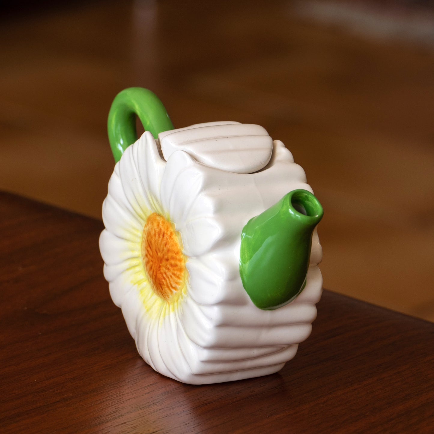 Théière en barbotine marguerite