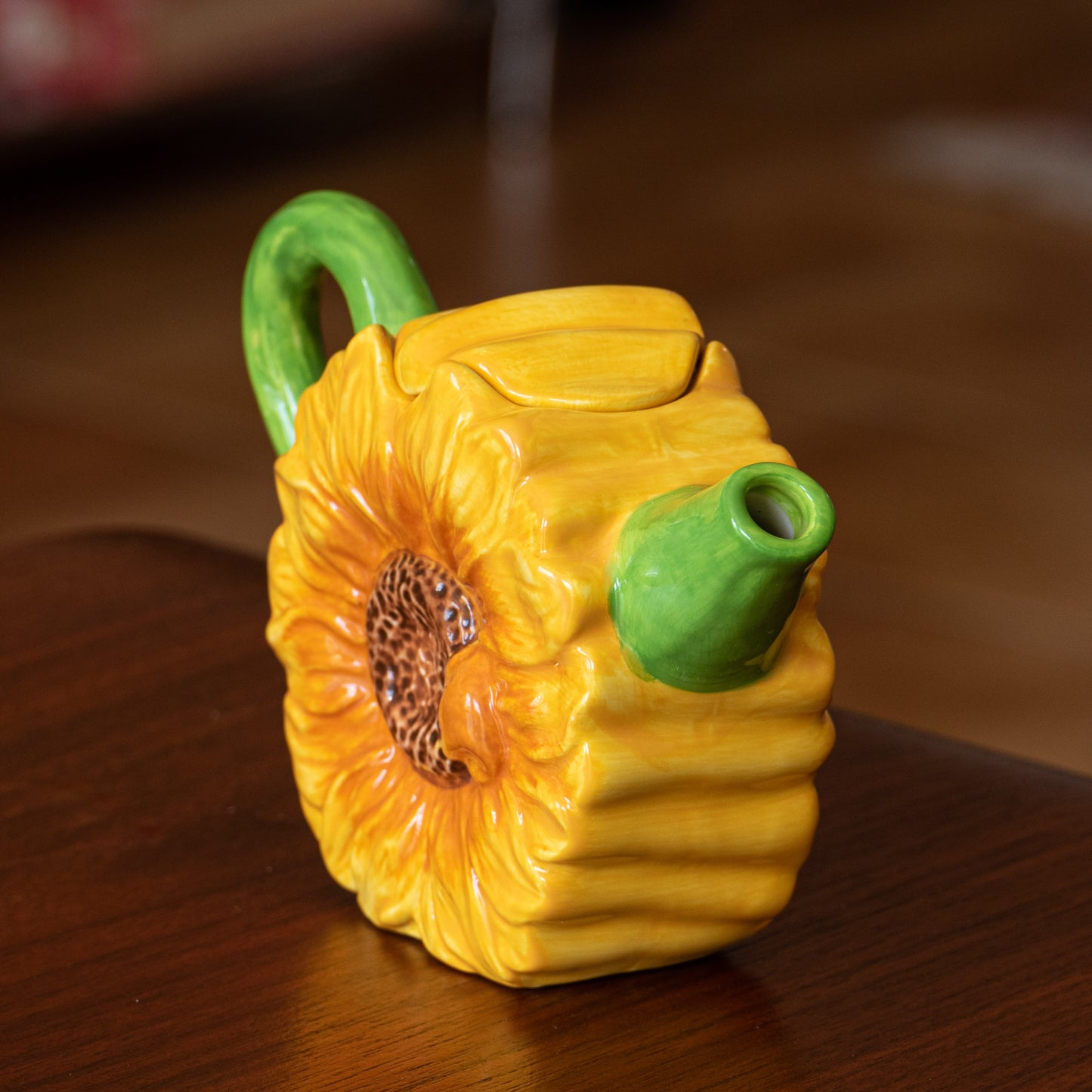 Théière en barbotine tournesol