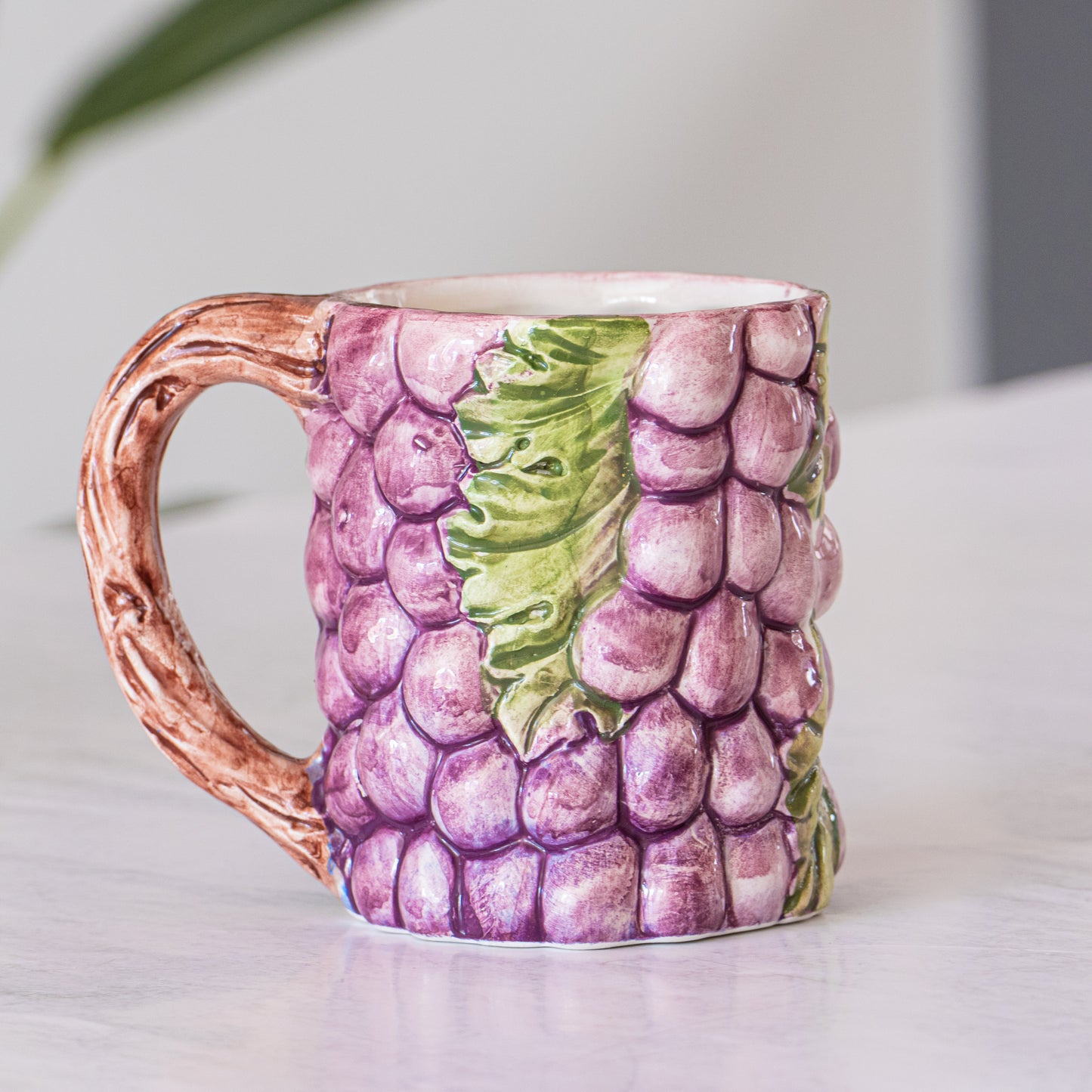 4 grandes tasses en barbotine raisin Bassano