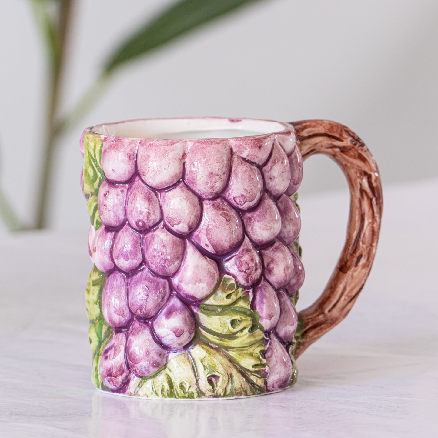 4 grandes tasses en barbotine raisin Bassano