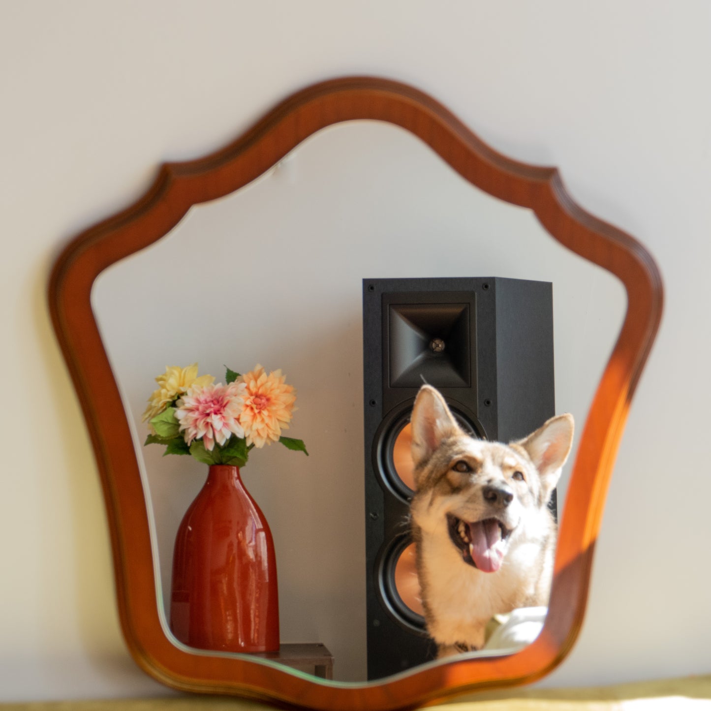 Grand miroir en merisier massif