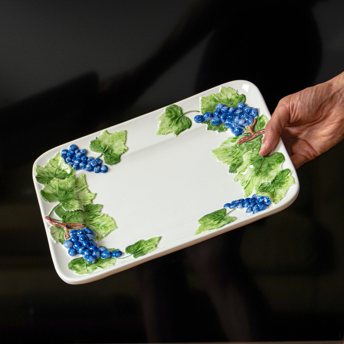 Plat rectangulaire barbotine raisin feuilles de vigne