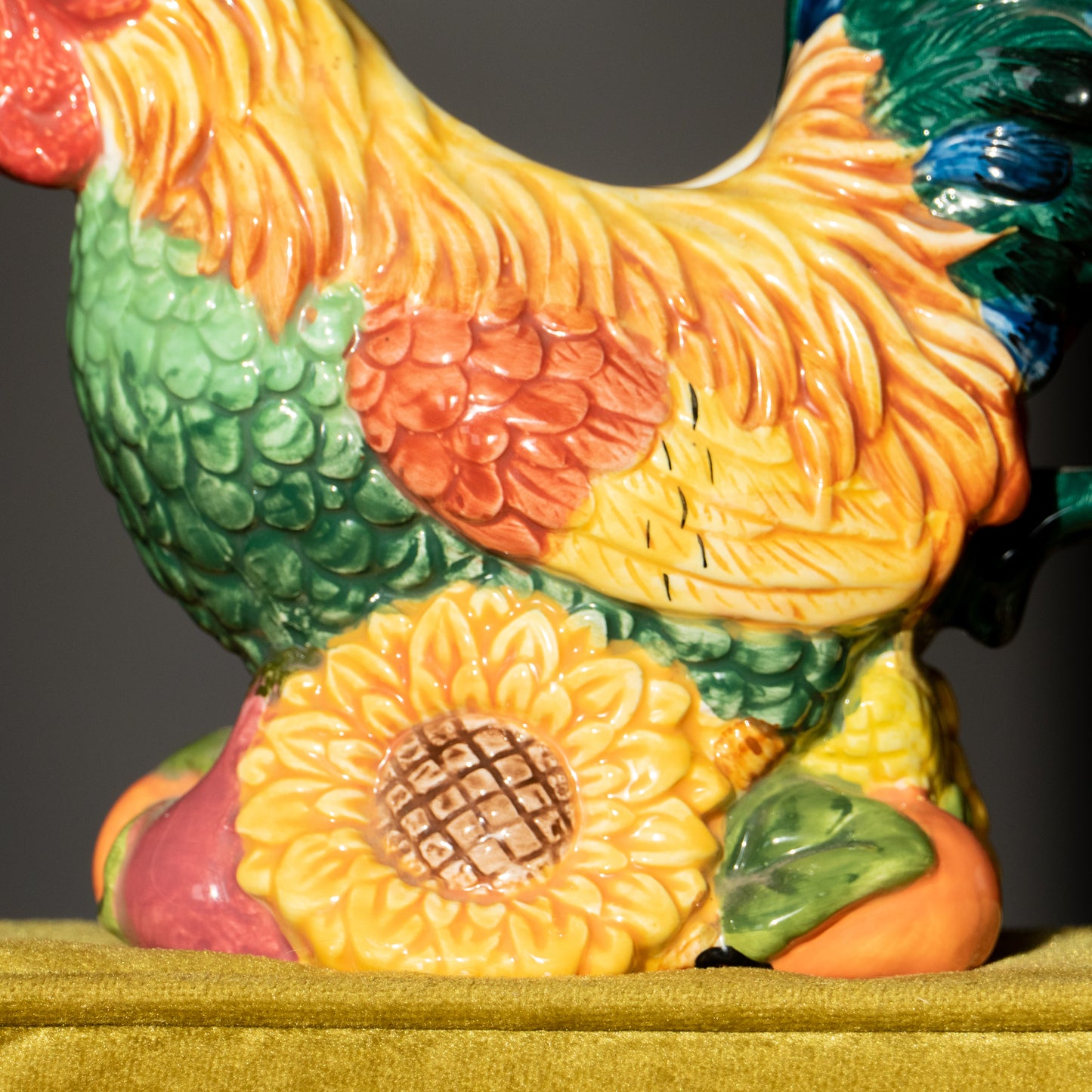 Pichet coq en barbotine
