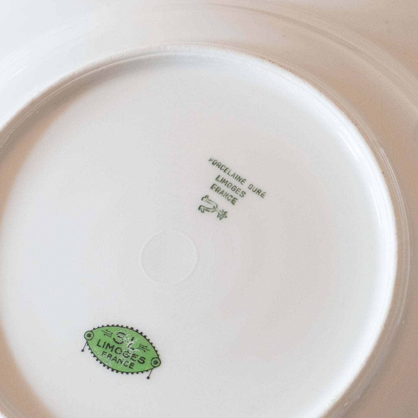 8 assiettes creuses en porcelaine de Limoges