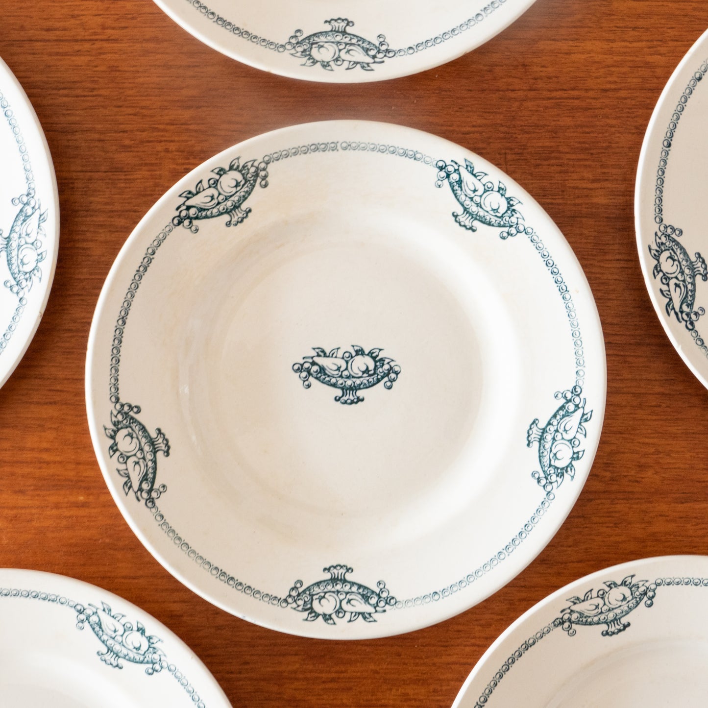 6 assiettes terre de fer St Amand