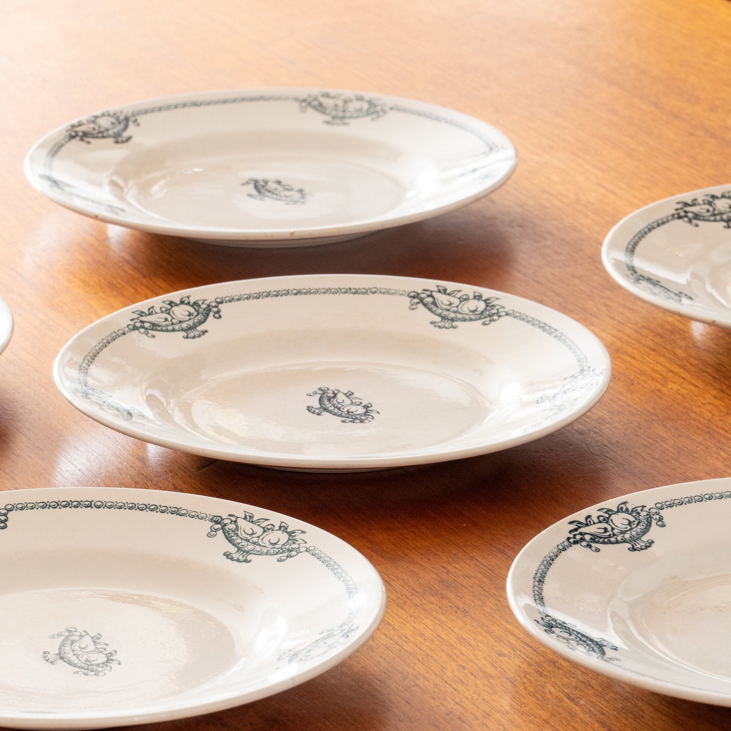 6 assiettes terre de fer St Amand