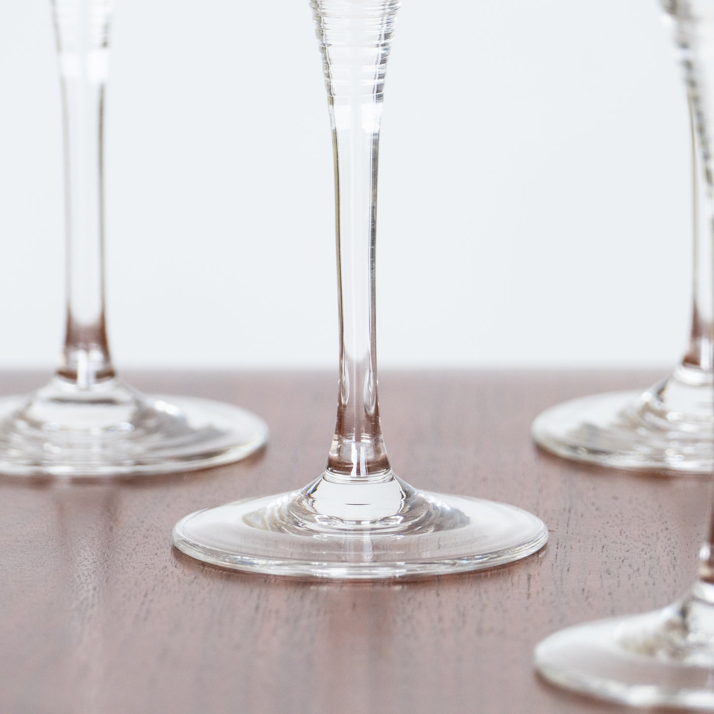 6 verres en cristal pied tornade et liseré or