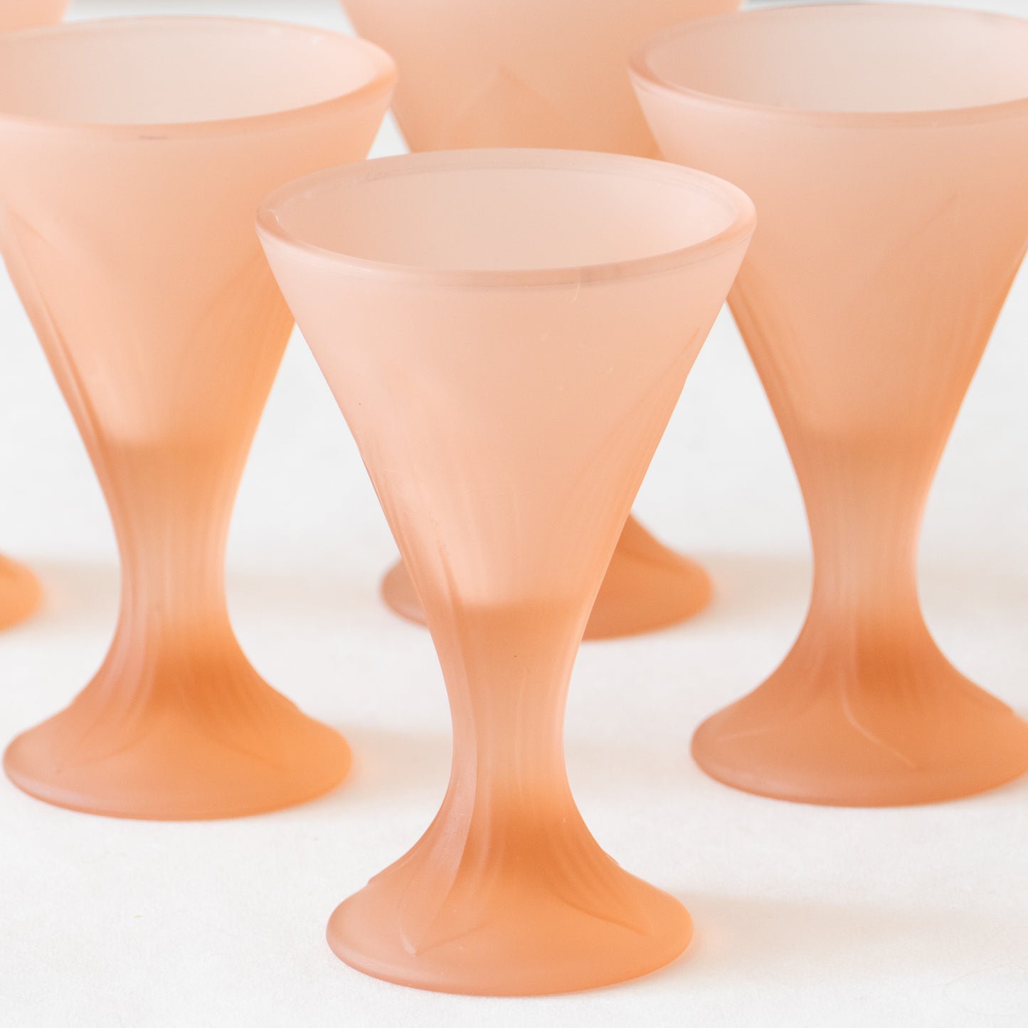 6 verres roses dépolis