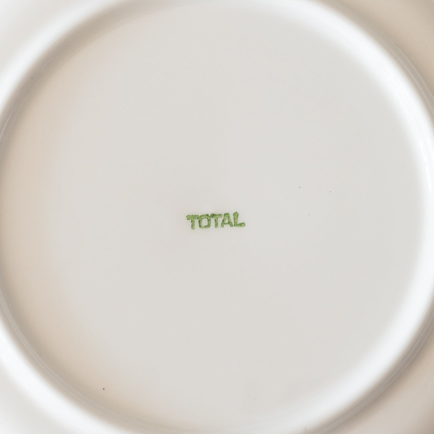 6 assiettes plates fleuries Total