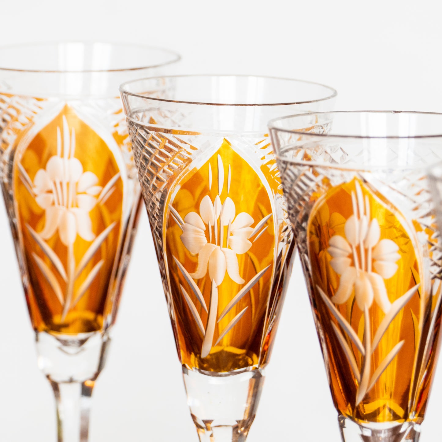 4 flûtes en cristal Julia Glassworks décor fleuri