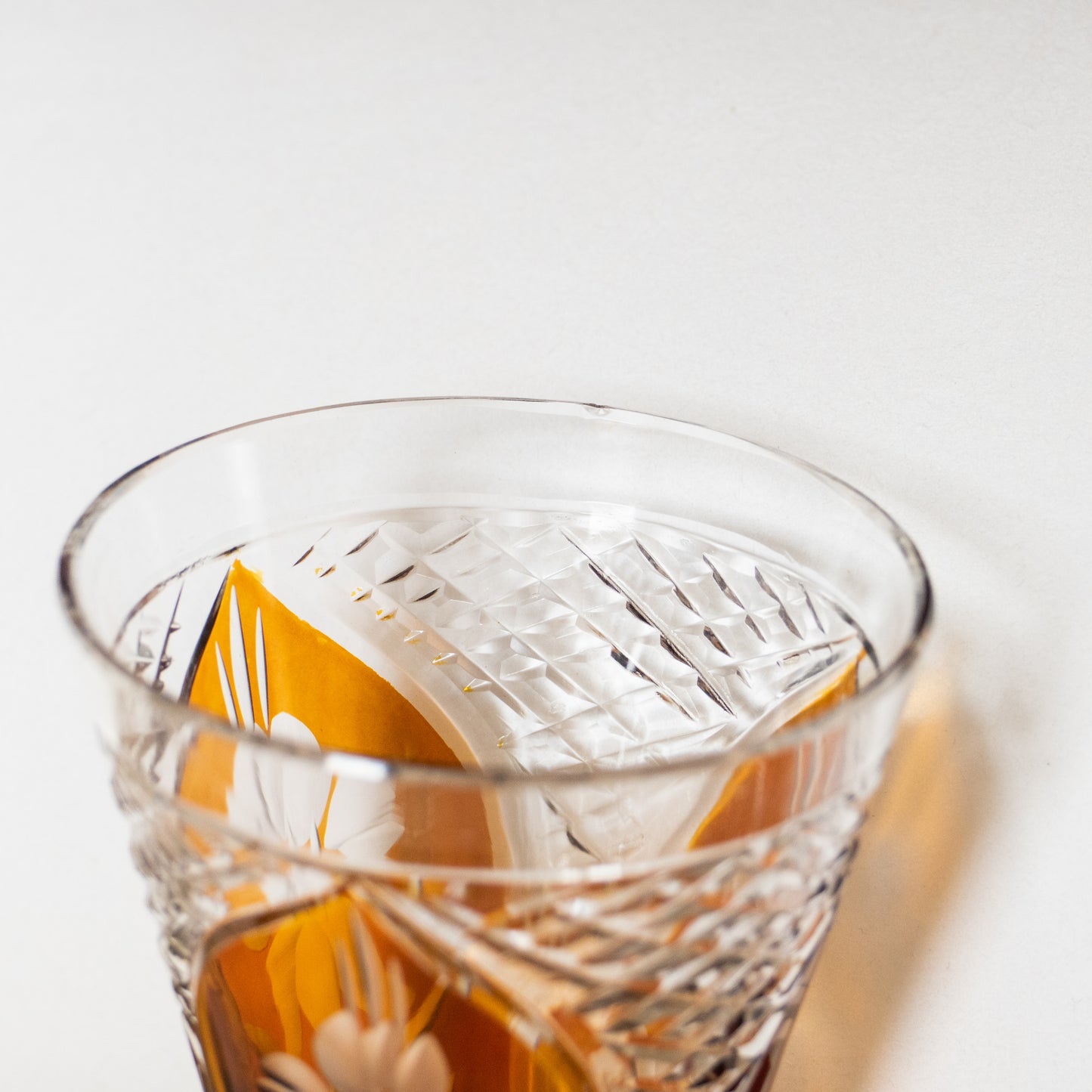 4 flûtes en cristal Julia Glassworks décor fleuri