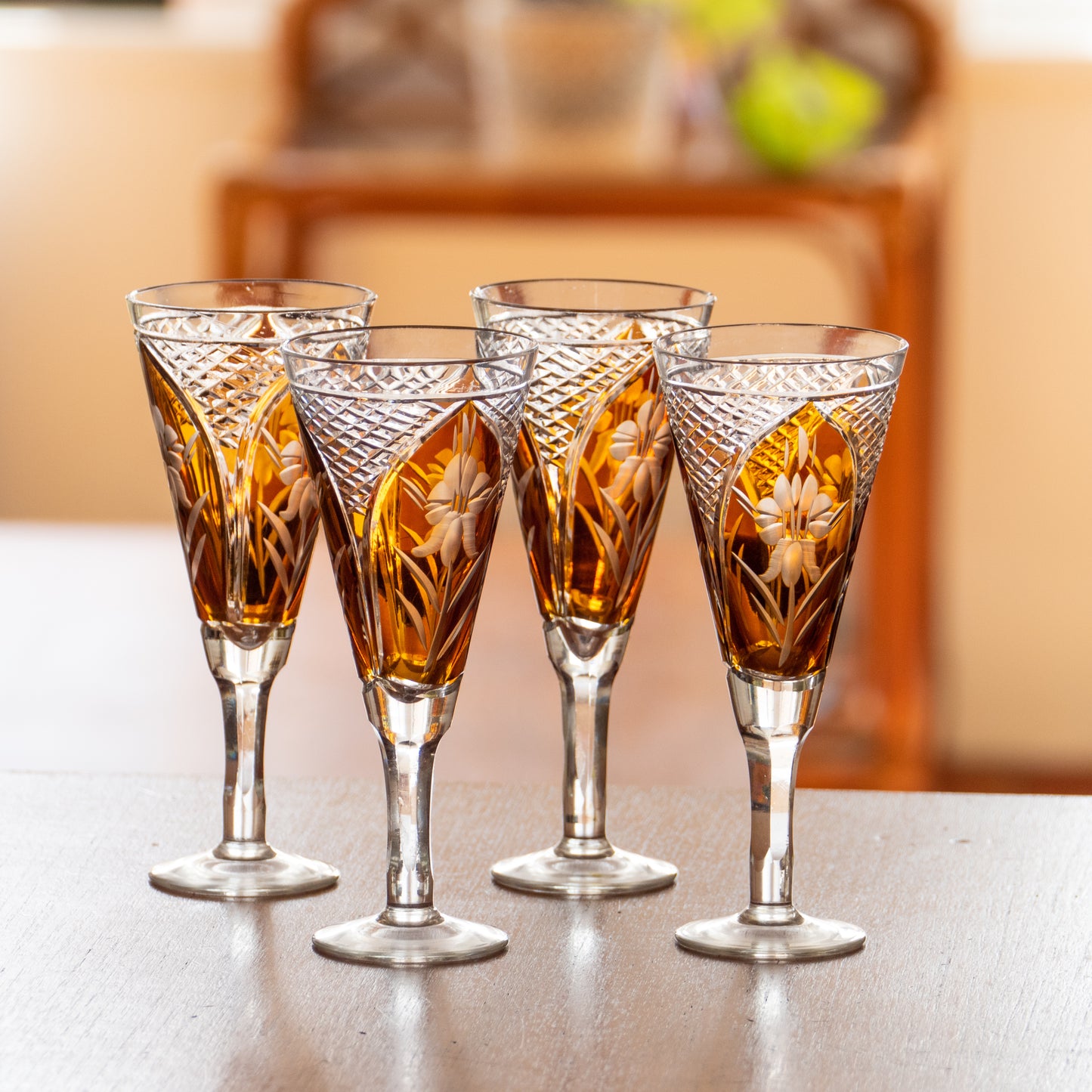 4 flûtes en cristal Julia Glassworks décor fleuri