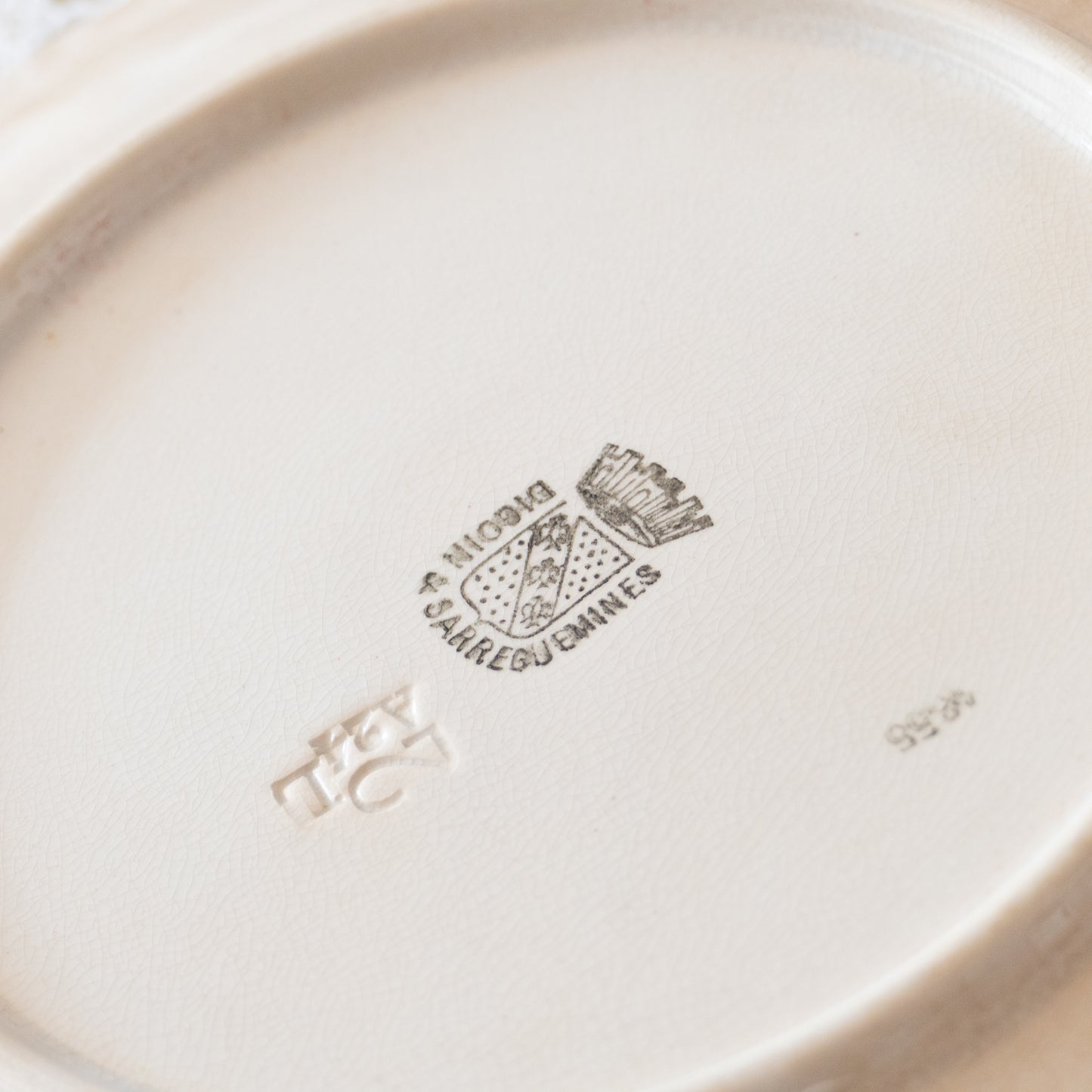 8 assiettes Art Nouveau Sarreguemines