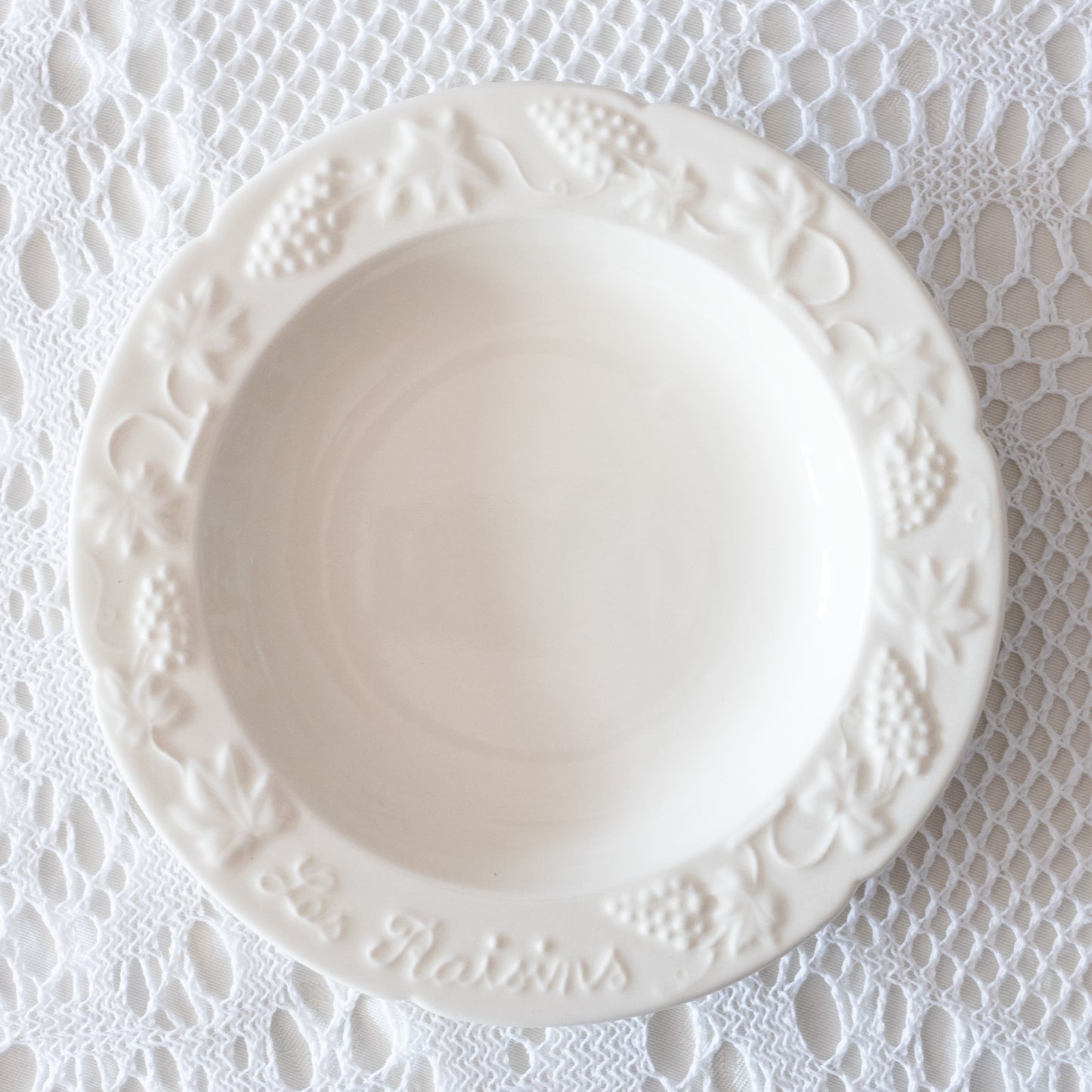 6 assiettes en barbotine multicolores A. Plavay