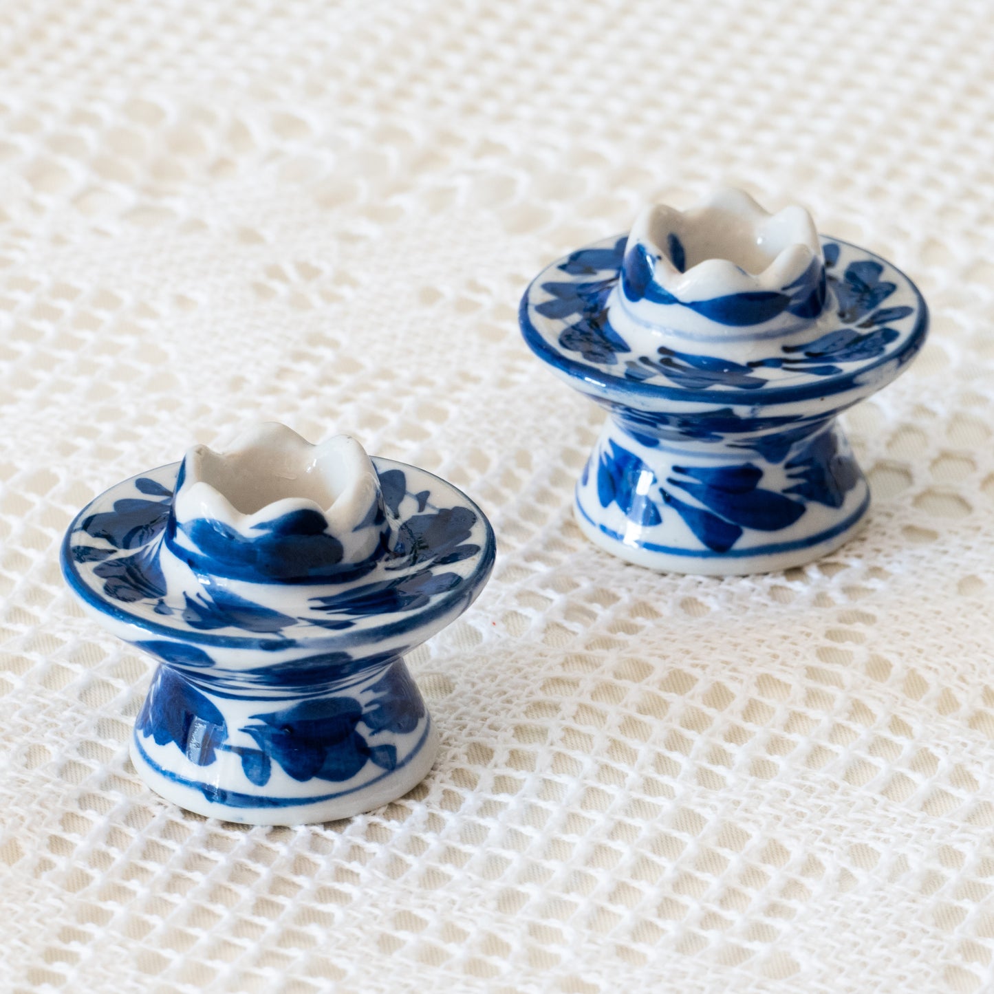 Duo de bougeoirs bleus peints à la main