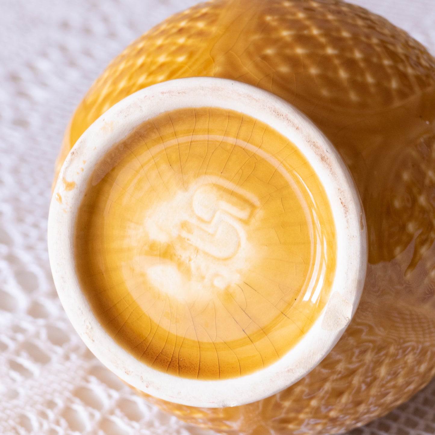 Carafe Sarreguemines relief écailles