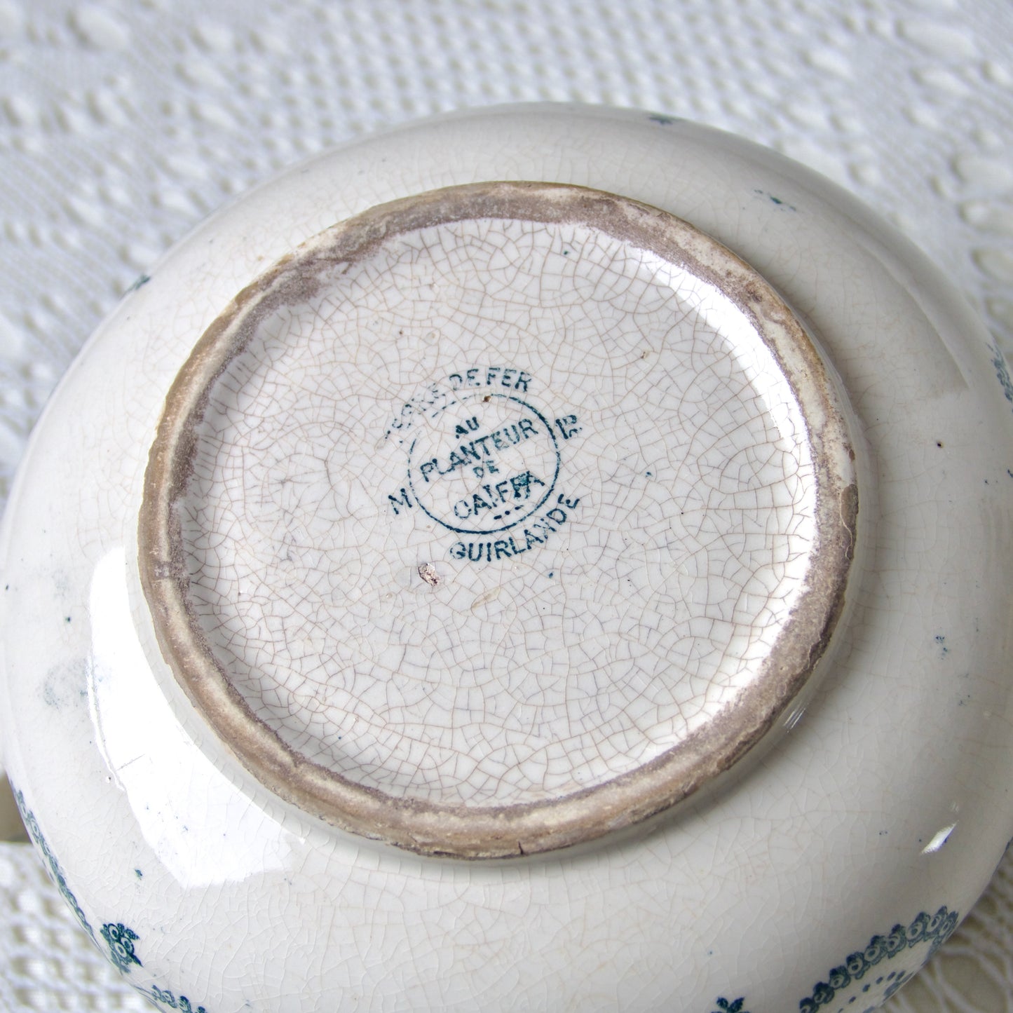 Service de toilettes XIXe terre de fer - Planteur de Caiffa "Guirlande"