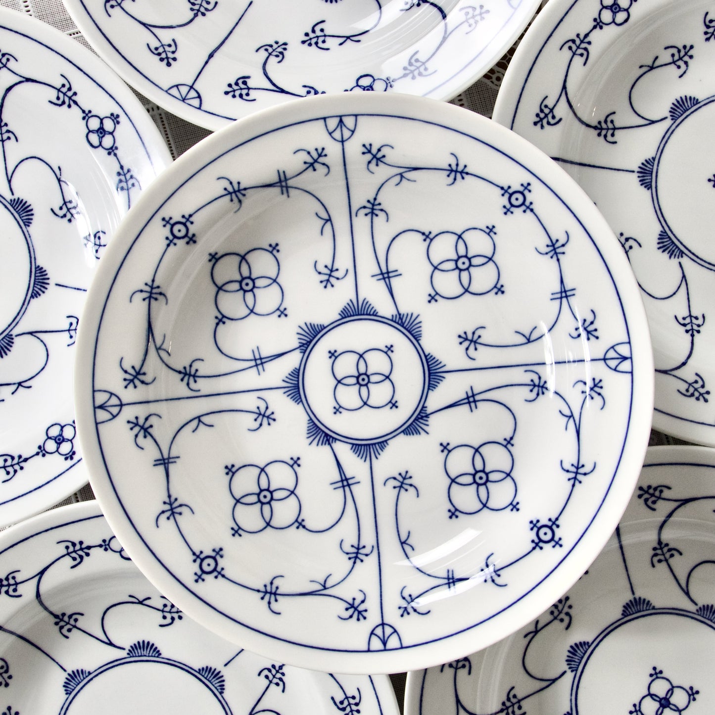 12 assiettes en porcelaine Khala Germany "Blau Saks"
