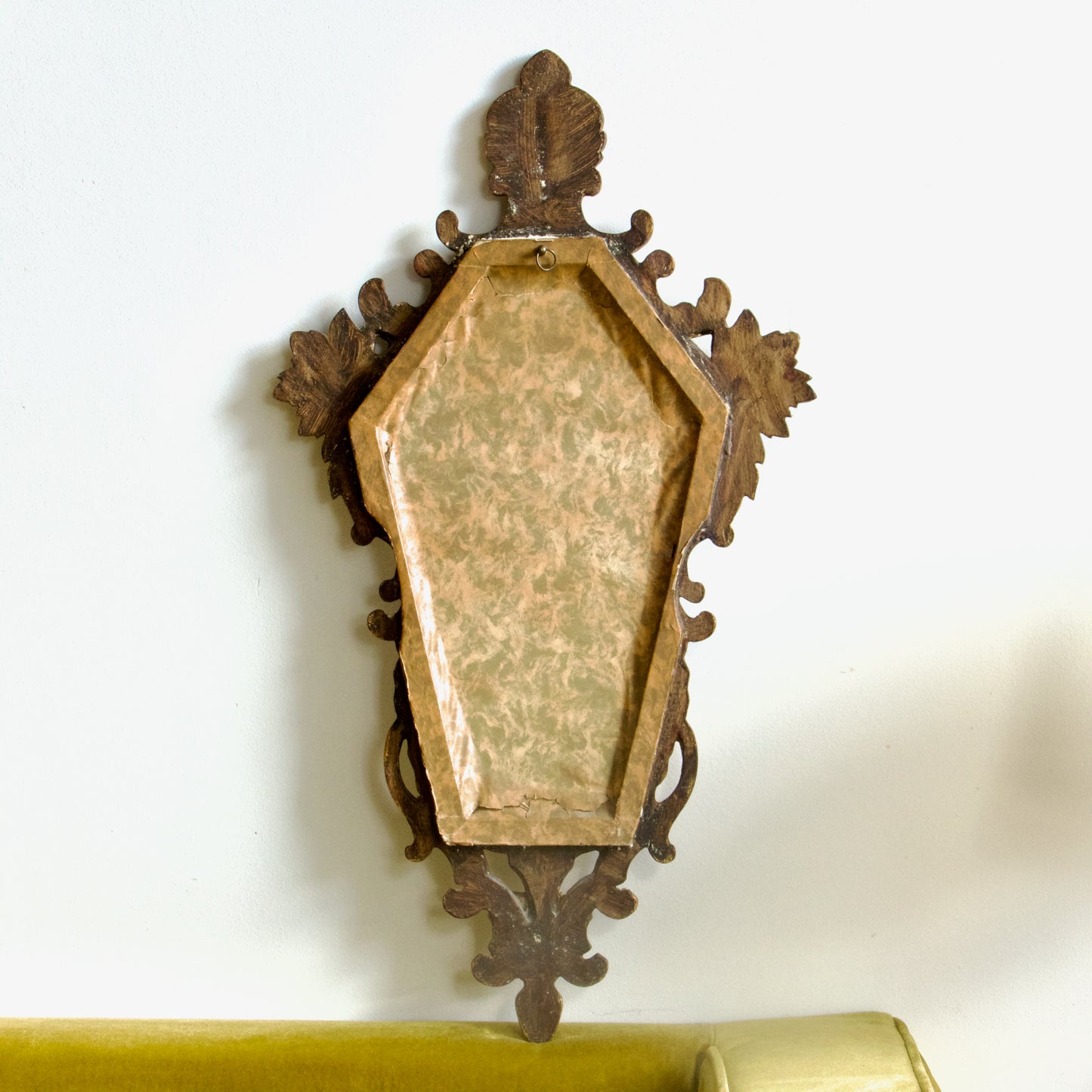 Miroir doré baroque allongé