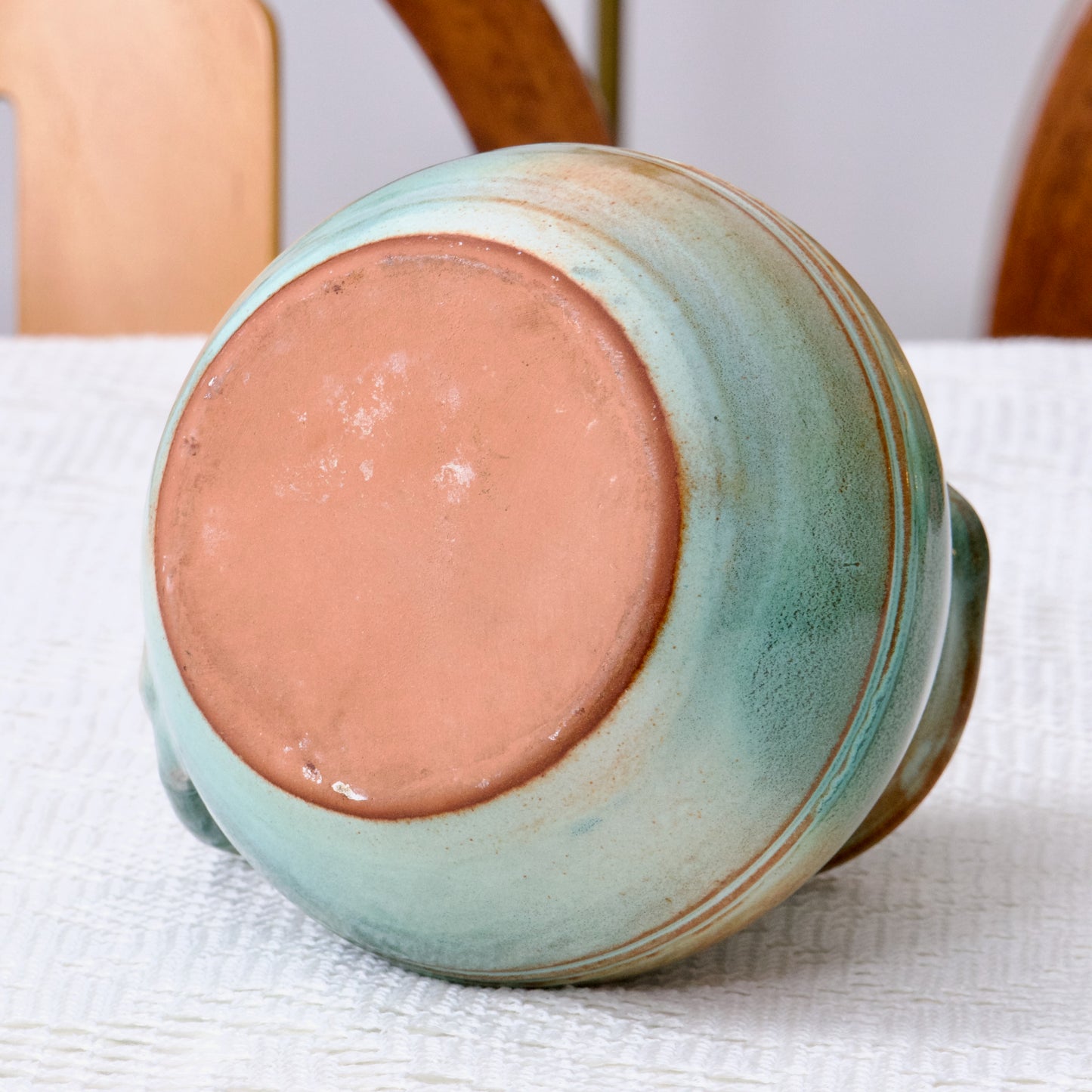 Pichet artisanal terre cuite émaillée turquoise