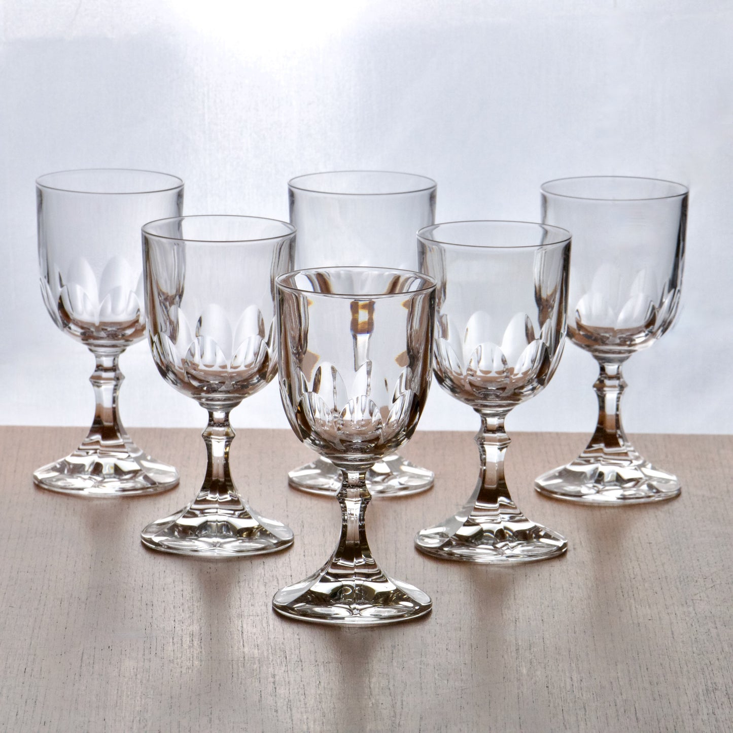 6 verres à vin anciens en cristal ciselure perle