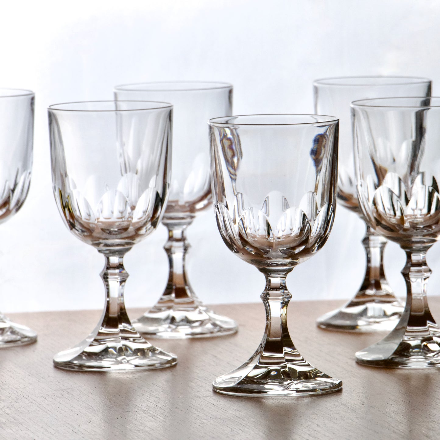 6 verres à vin anciens en cristal ciselure perle