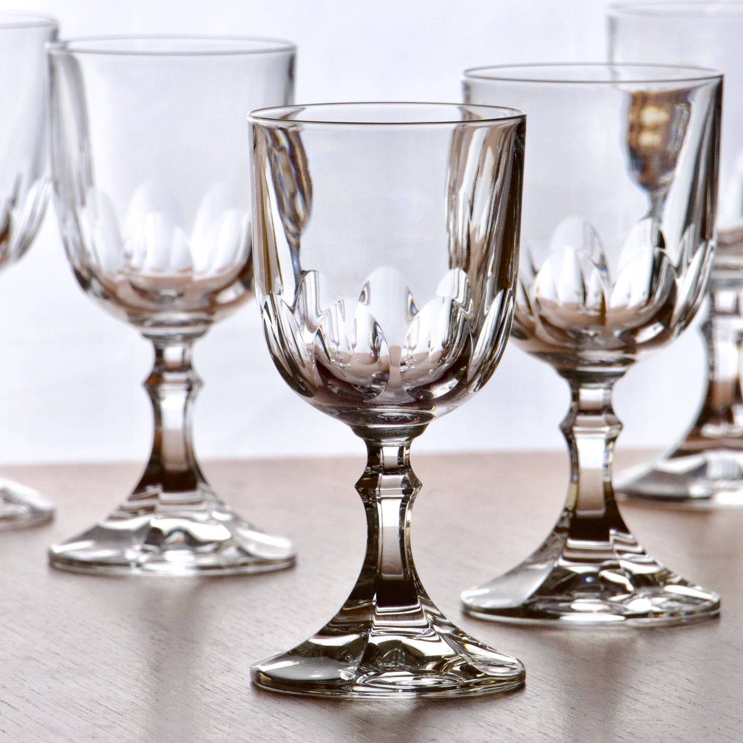 6 verres à vin anciens en cristal ciselure perle