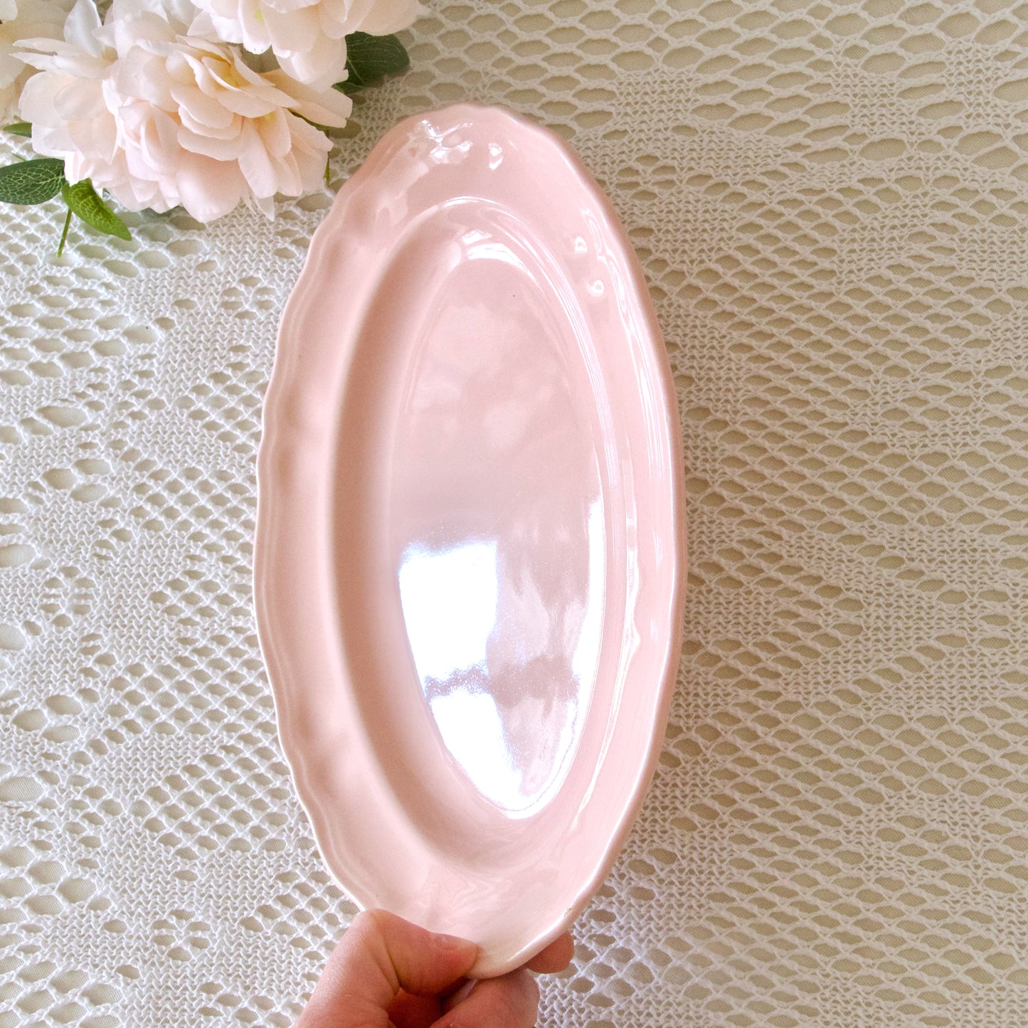 Plat ovale vintage en faïence rose