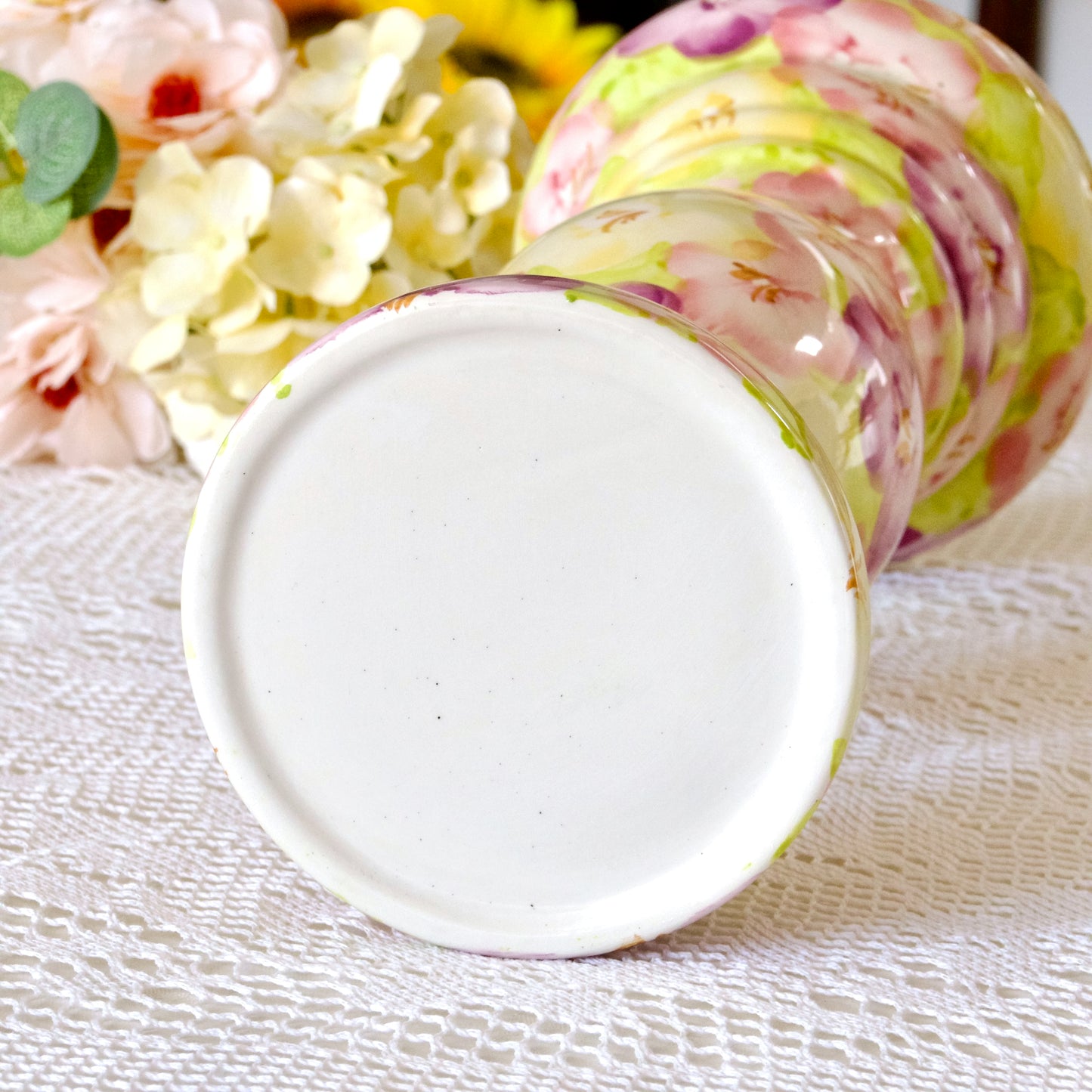 Grand vase / Colonne en céramique peint à la main fleurs mauves