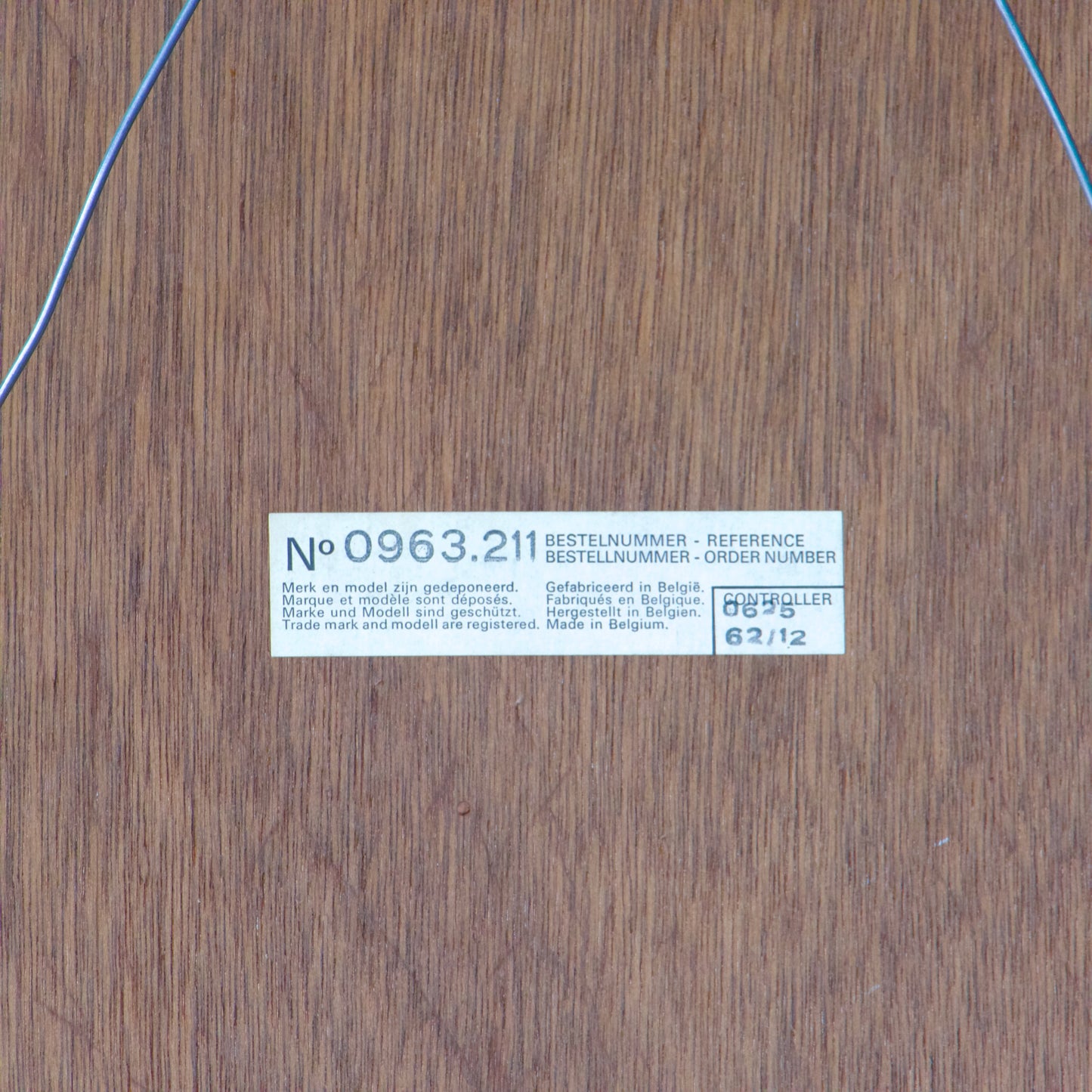 Grand miroir coquille en bois doré