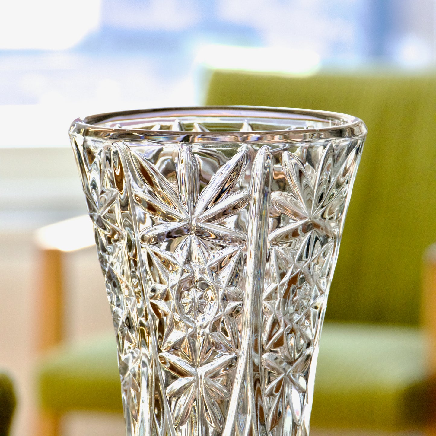 Grand vase en cristal rosaces et étoiles