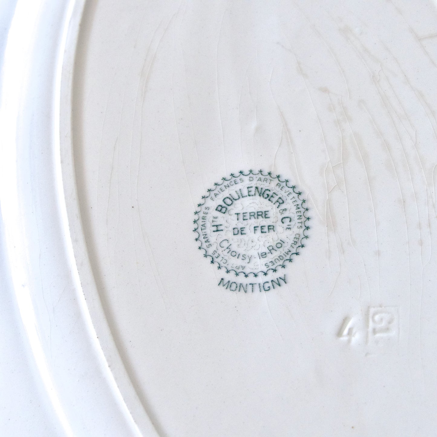 Rare plat ovale de 1878, Choisy-le-Roi "Montigny" - terre de fer