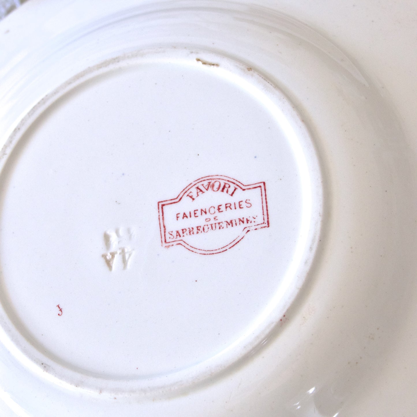 6 assiettes creuses XIXe Sarreguemines "Favori" - terre de fer rose