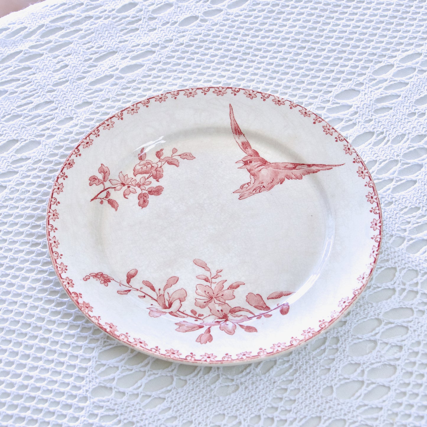3 assiettes à dessert XIXe Sarreguemines "Favori" - terre de fer rose