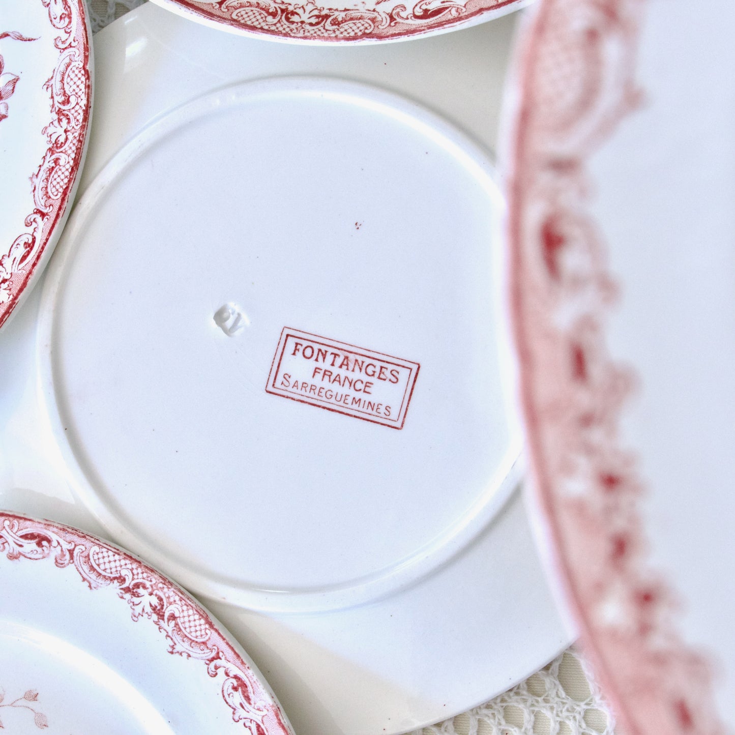 Assiettes à dessert Sarreguemines "Fontanges" - terre de fer rose