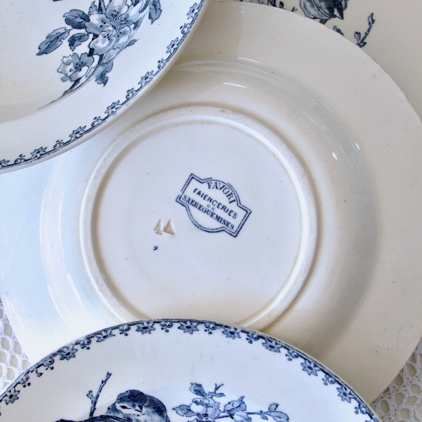 4 assiettes creuses XIXe Sarreguemines "Favori" - terre de fer