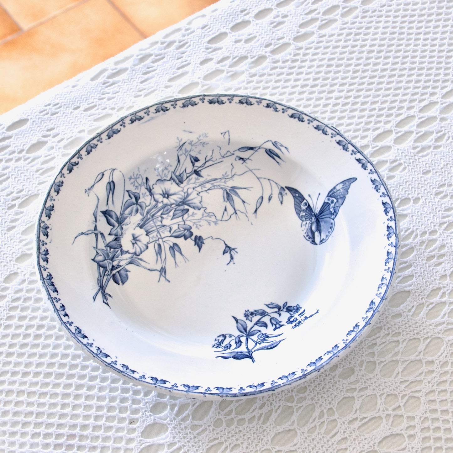 8 assiettes anciennes Sarreguemines "Carmen" - terre de fer