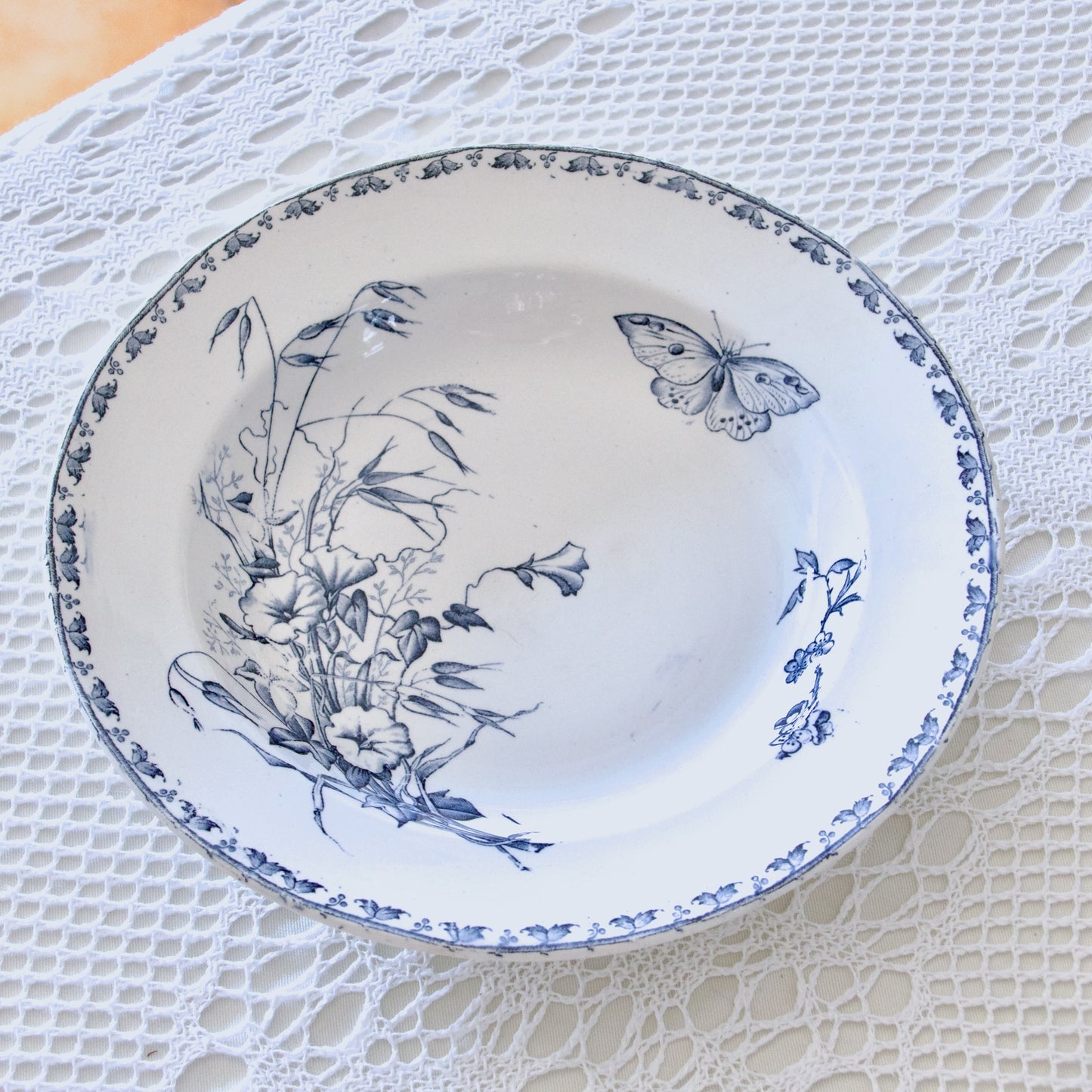8 assiettes anciennes Sarreguemines "Carmen" - terre de fer