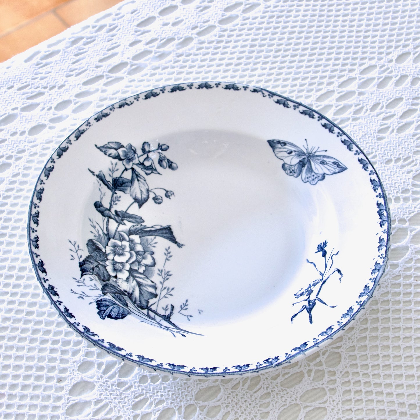 8 assiettes anciennes Sarreguemines "Carmen" - terre de fer