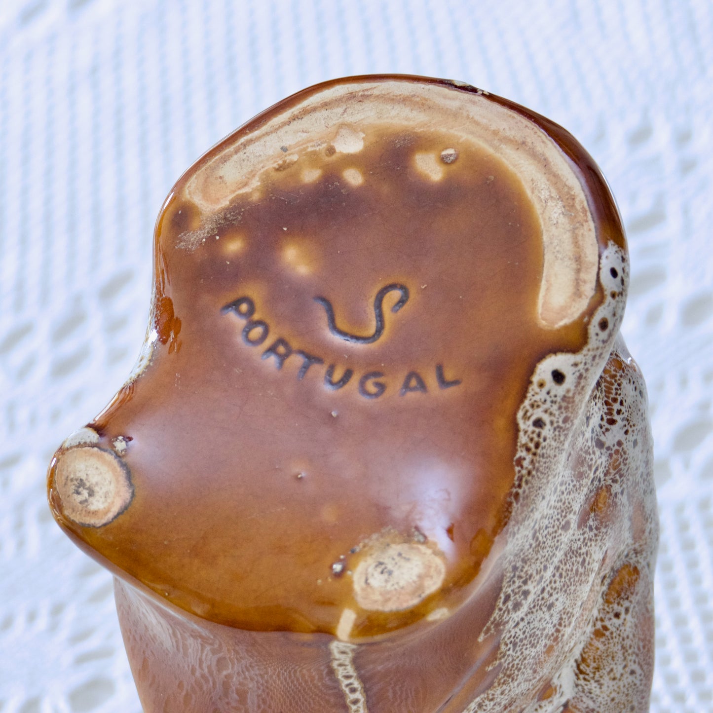 Pichet artisanal zoomorphe cochon en grès émaillé "écume" - Portugal