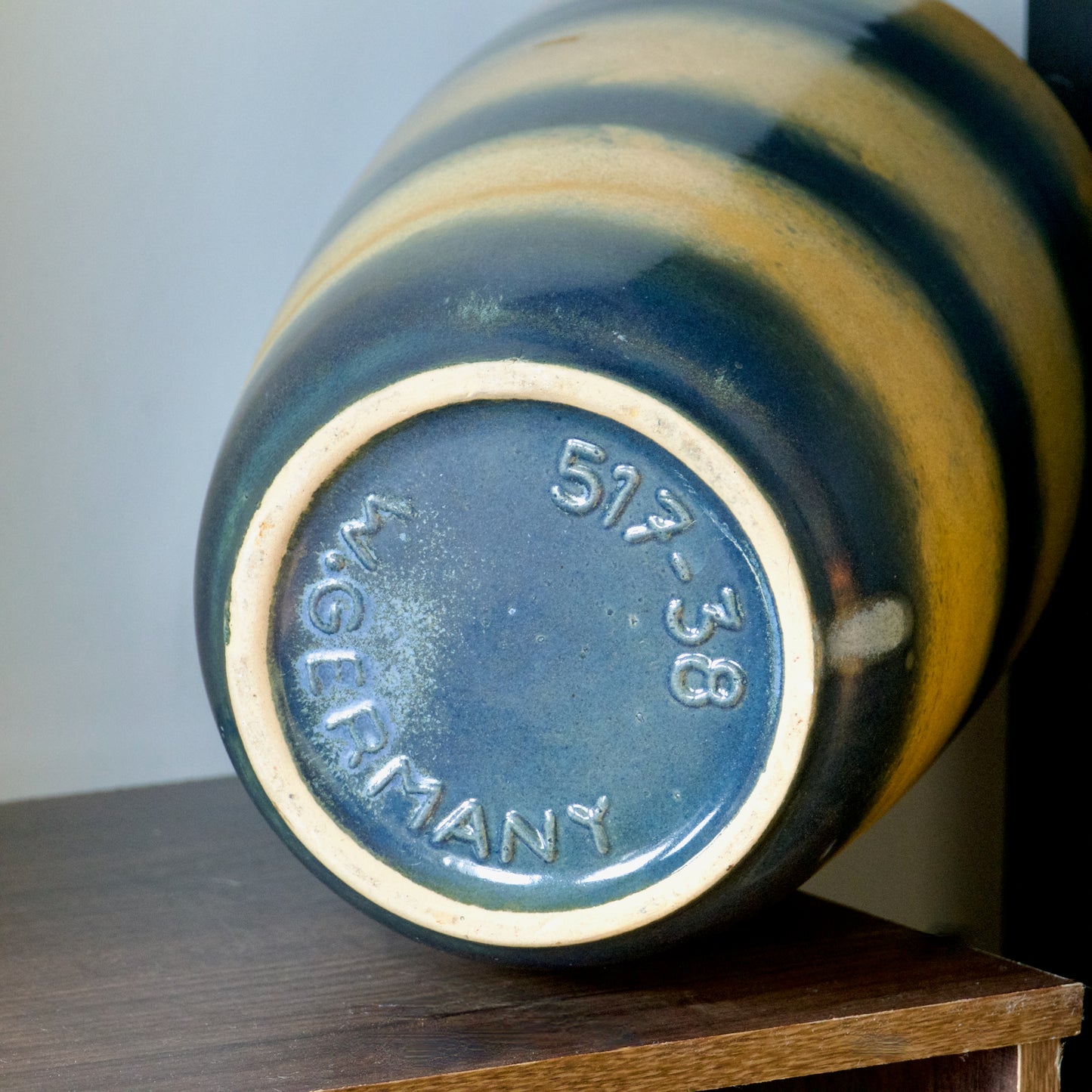 Grand vase massif West Germany bleu et sable