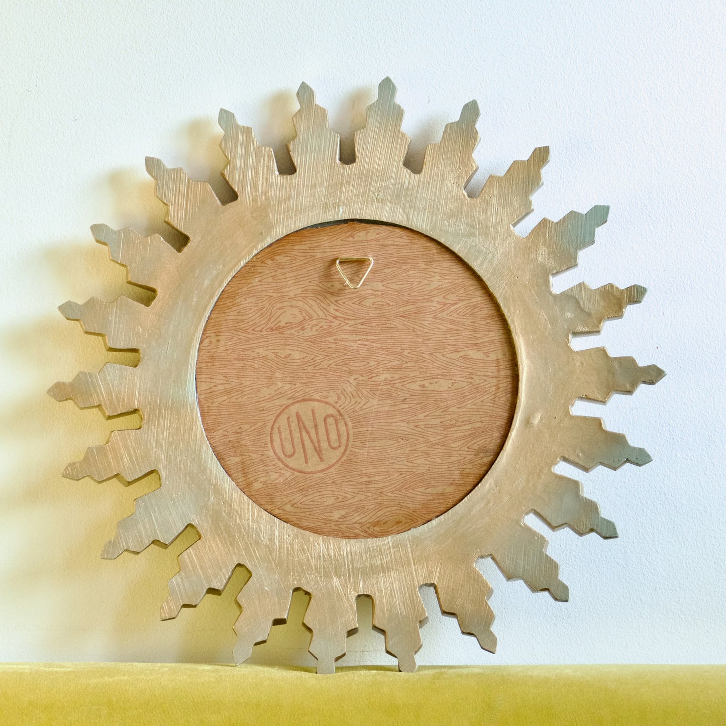 Miroir soleil doré italien, années 1970 signé Uno