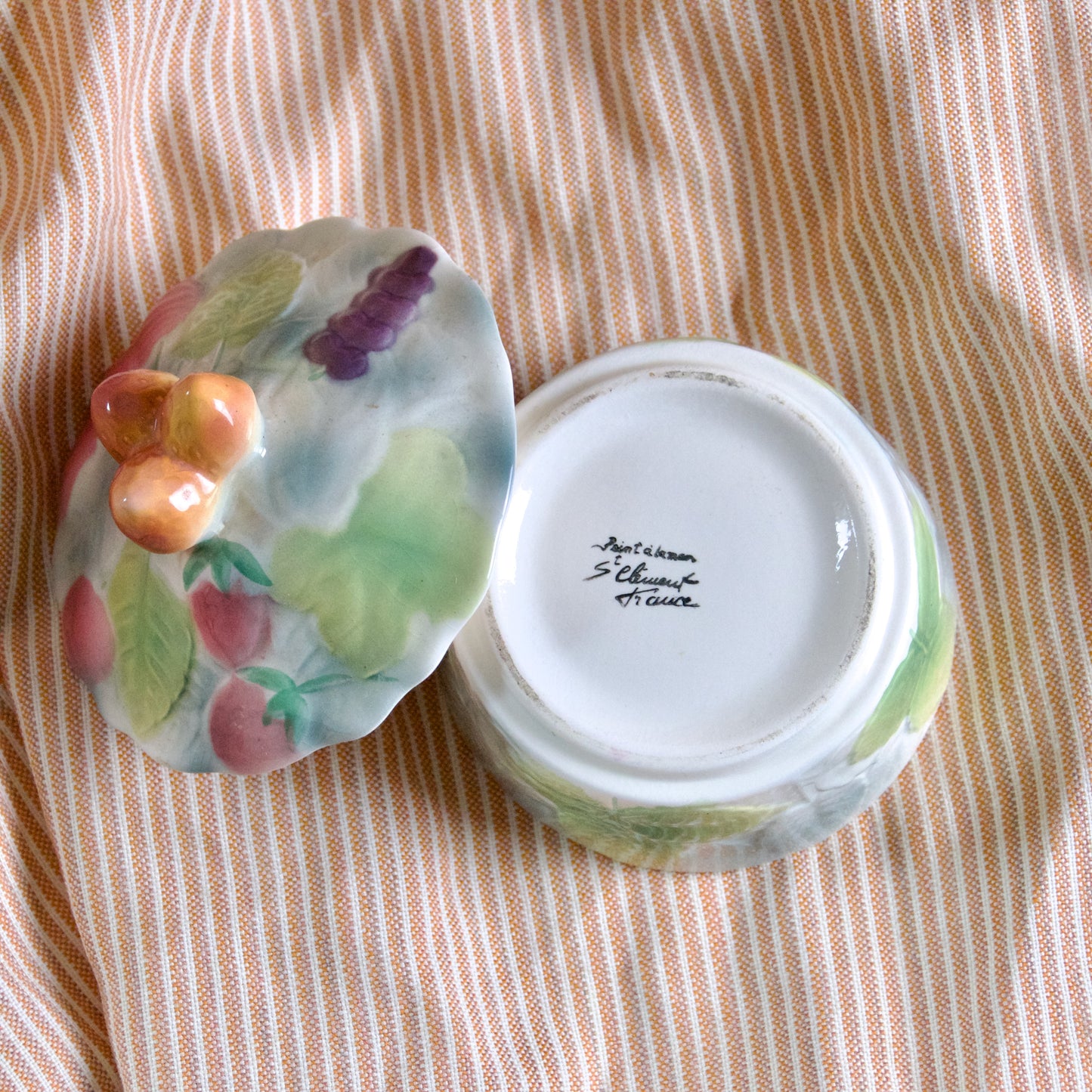 (À l'unité) Boîtes en barbotine de Saint Clément, peint main