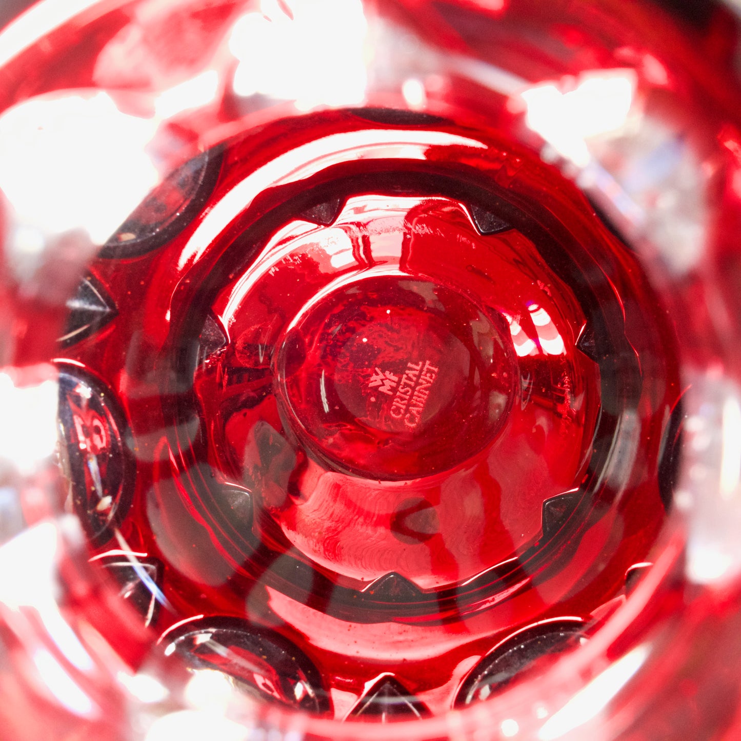 Vase en cristal rubis signé WMF