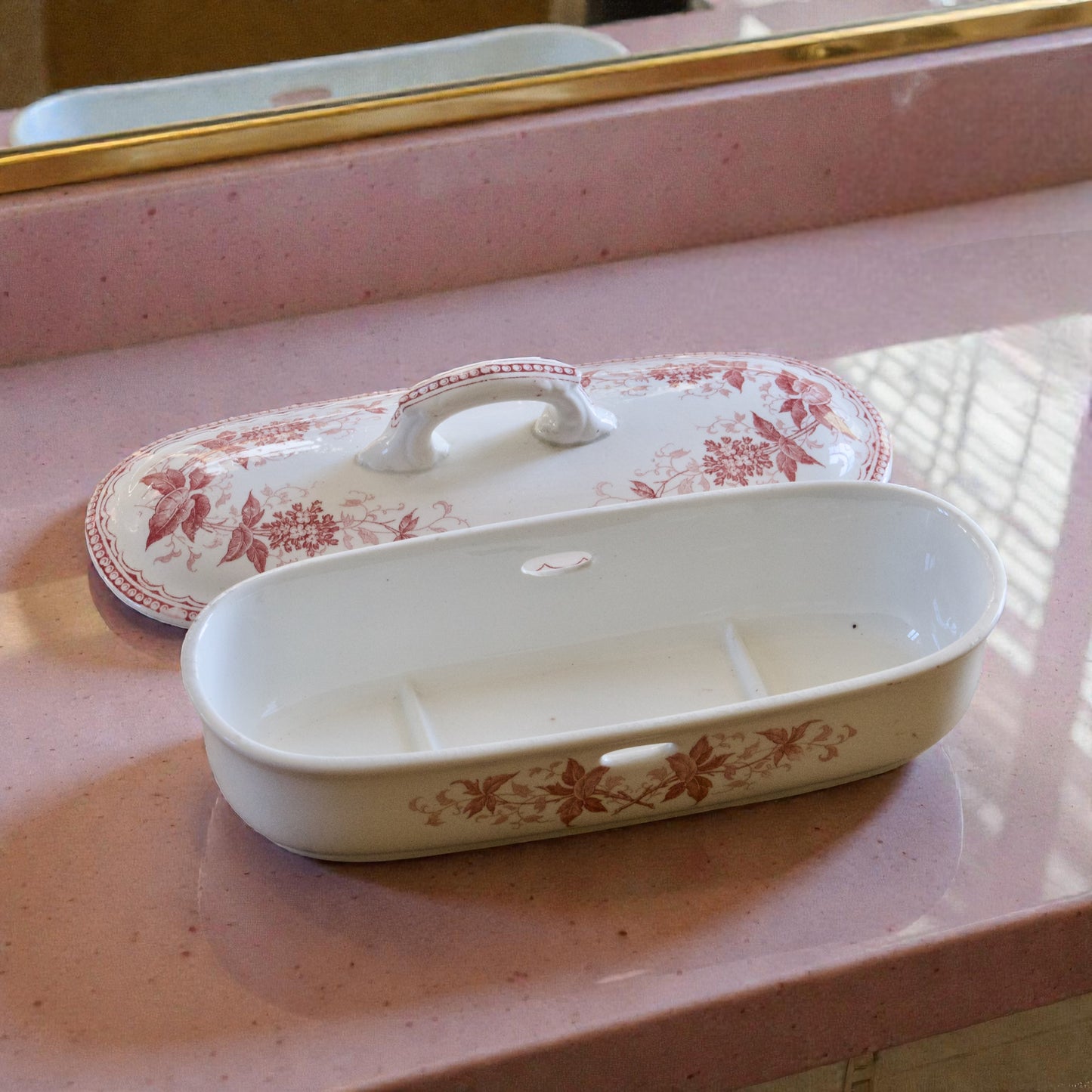 Porte-peigne XIXe en terre de fer de Maestricht, collection "Printemps"