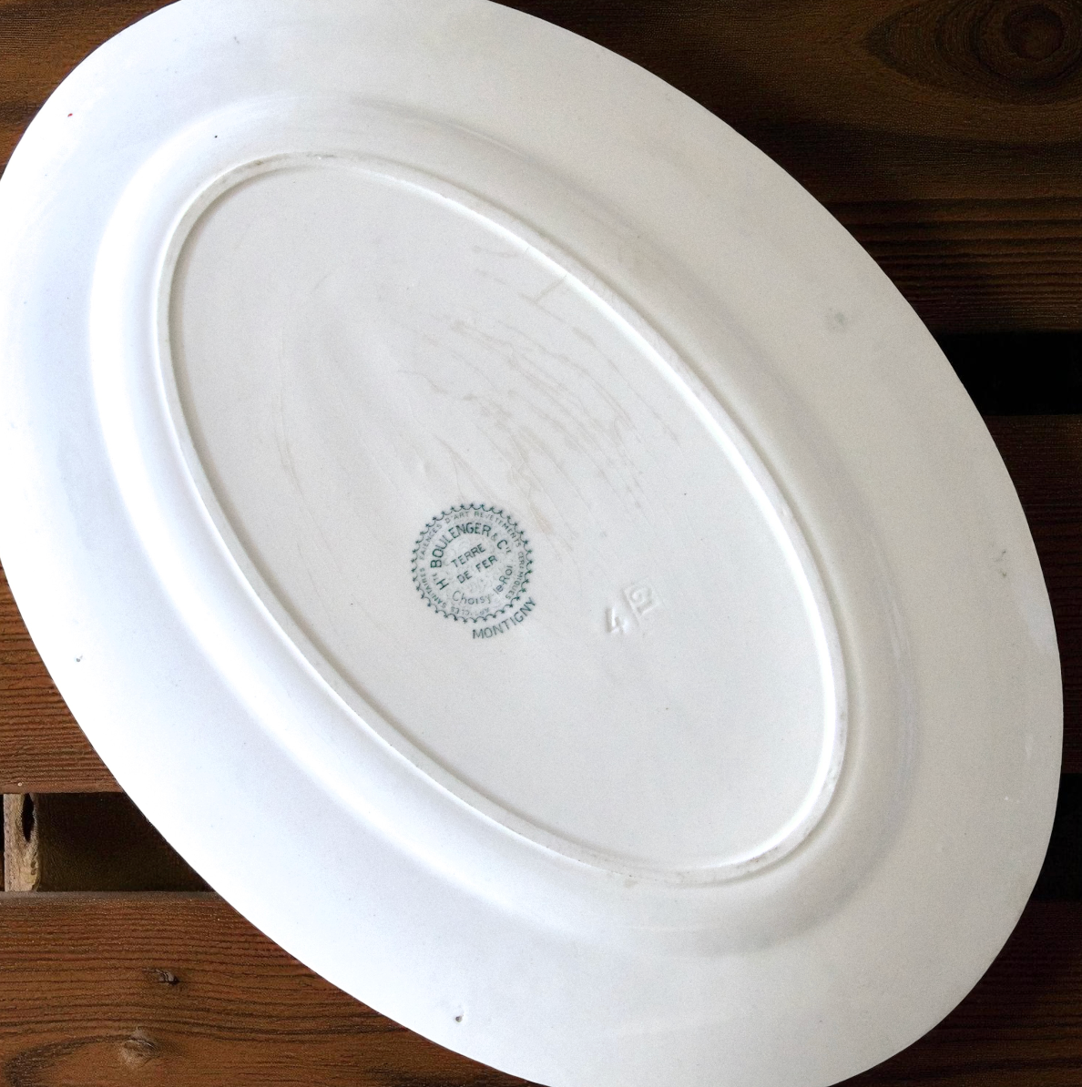 Rare plat ovale de 1878, Choisy-le-Roi "Montigny" - terre de fer