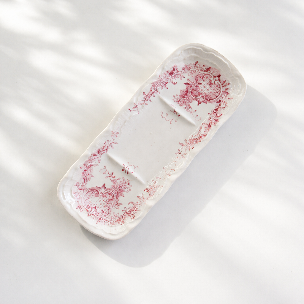 Porte-savon XIXe en terre de fer rose