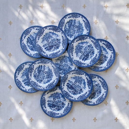 11 assiettes à dessert Staffordshire Churchill